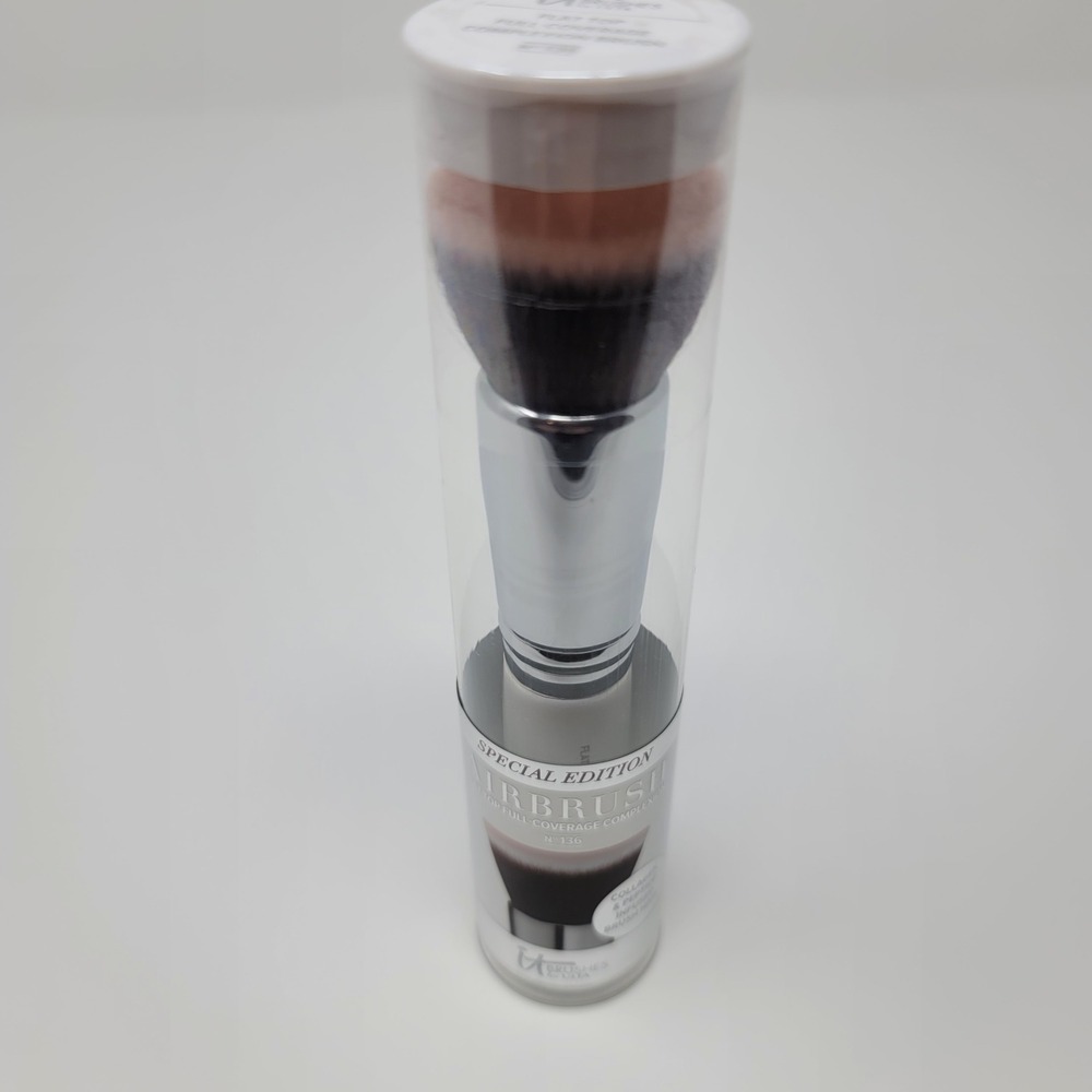 IT Cosmetics Special Edition Flat Top Full Coverage Complexion Brush No 136 New - Picture 6 of 7
